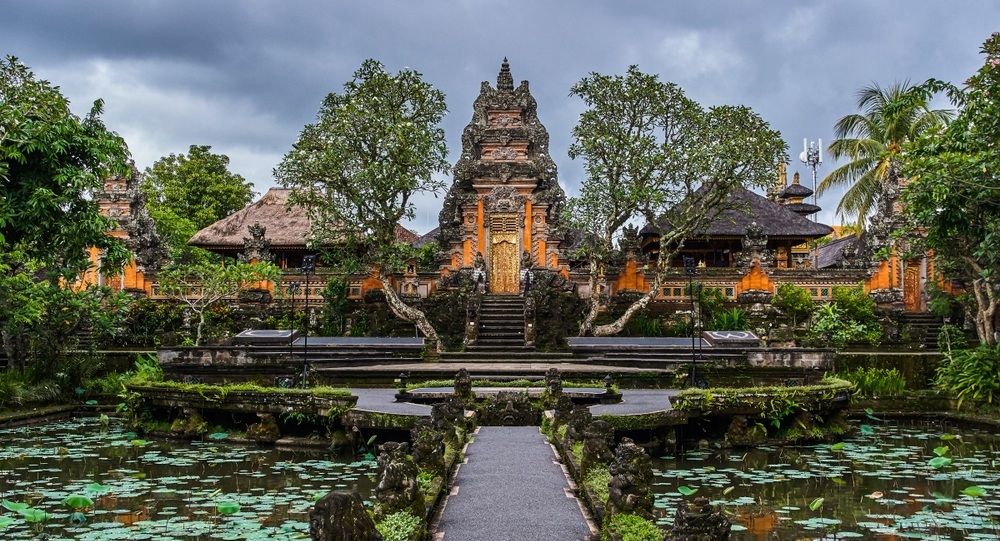 Bali: Nature, Traditions and Beach